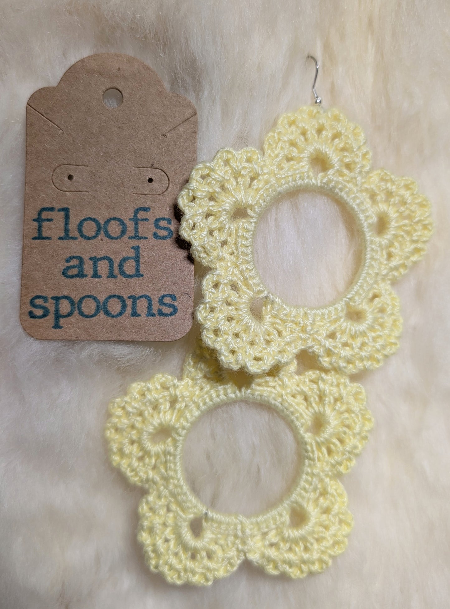 Pastel yellow lacy flowers (XXL)