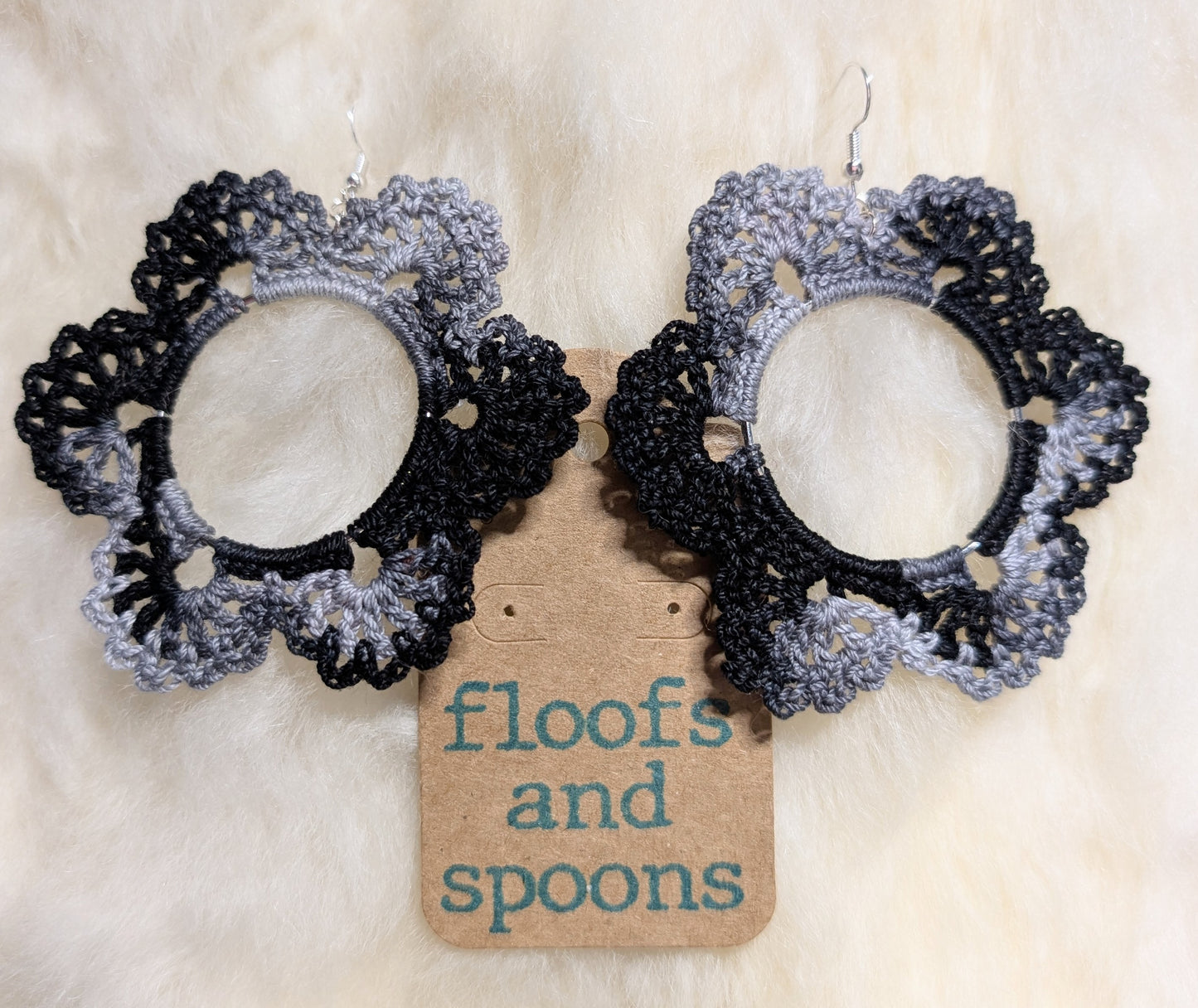 Multicolor black/grey/white lacy flowers (XXL)