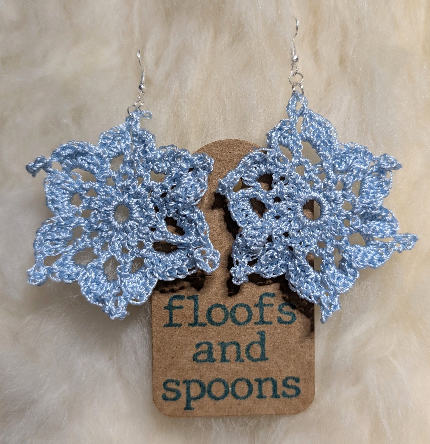 Shiny blue snowflakes (L)