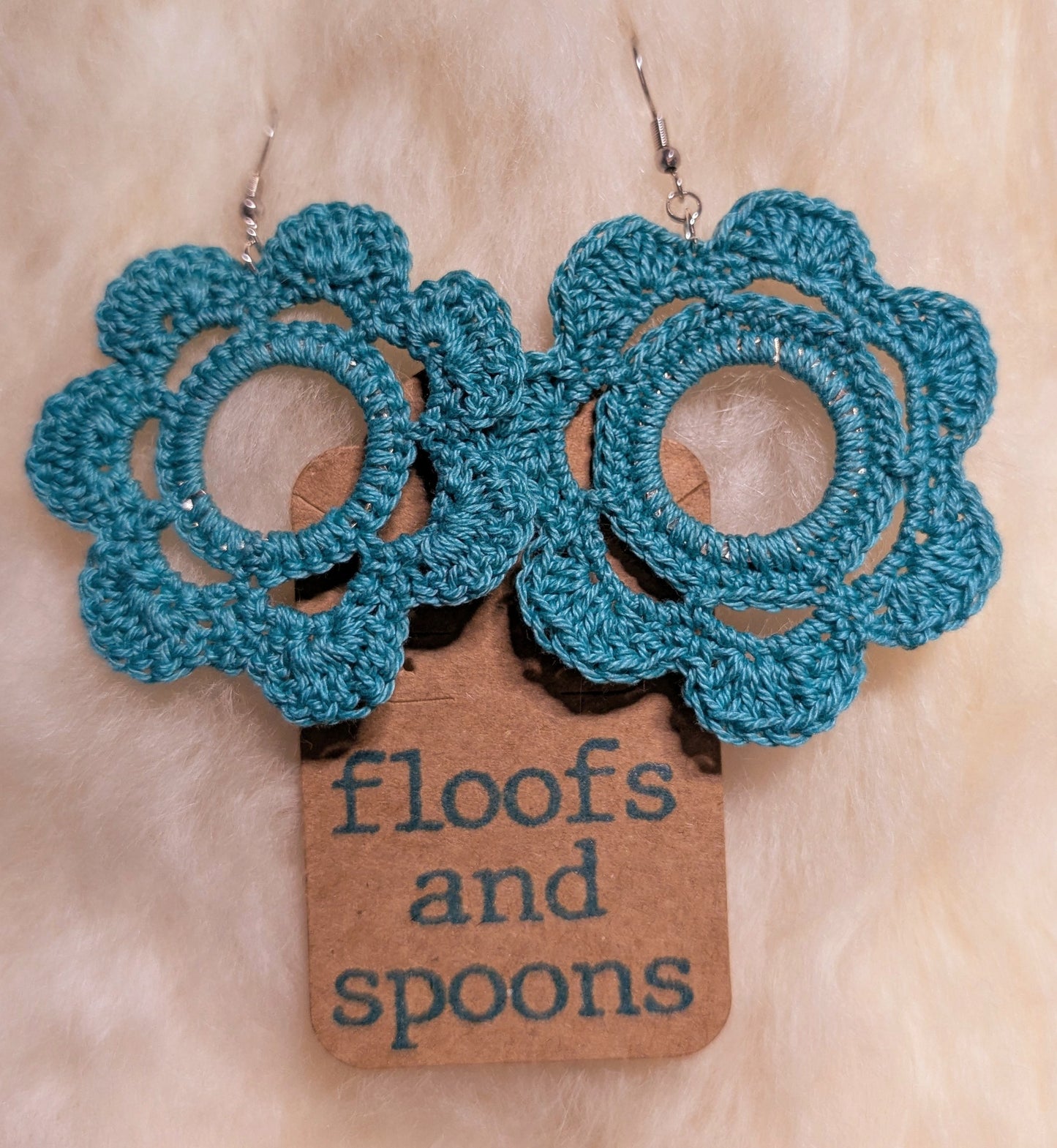Sage hoop flowers (L)