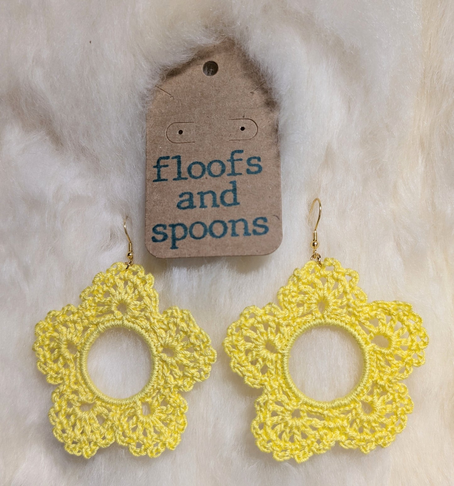 Yellow lacy flowers (XL)
